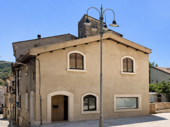 Immobile Terra-Cielo 200 mq – 6 Uffici, Ingresso Indipendente – Centro Castelvecchio Subequo