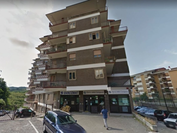 Ampio deposito da ristrutturare