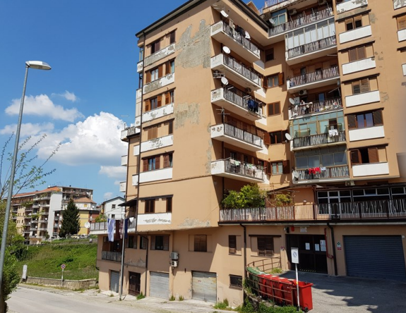 Ampia autorimessa in Via dei Principati 132