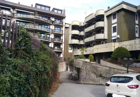 Ampio parcheggio in zona centrale