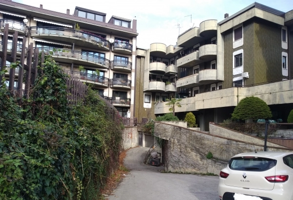 Ampio parcheggio in zona centrale