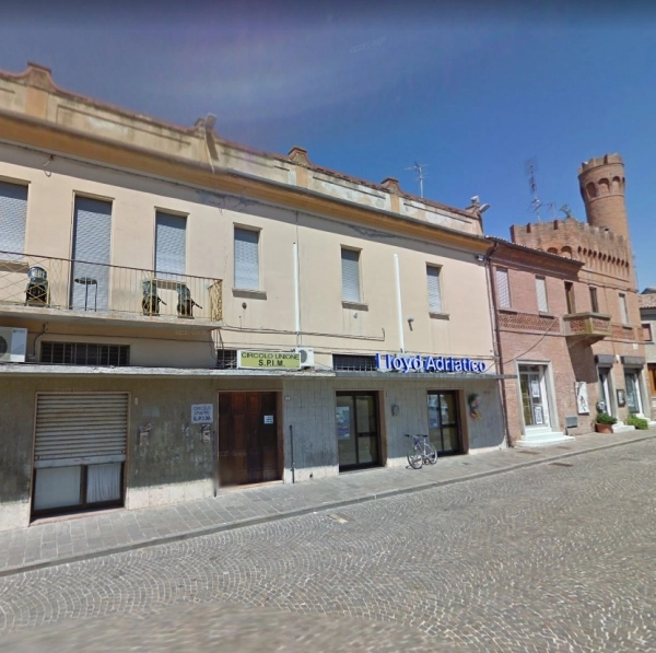 Locale commerciale al piano primo