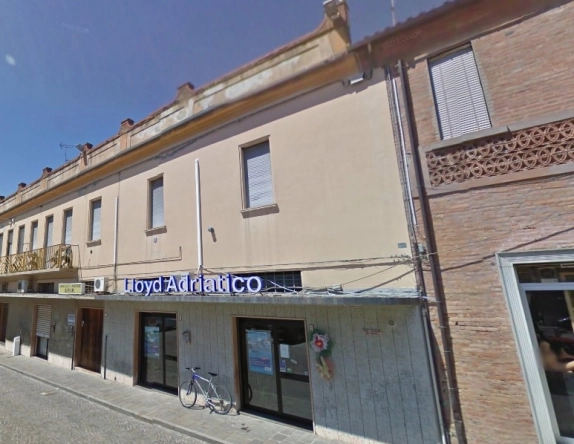 Locale commerciale al piano primo