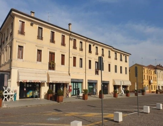 Ampio locale in pieno centro