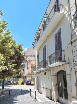 Ufficio di grandi dimensioni in palazzo d'epoca
